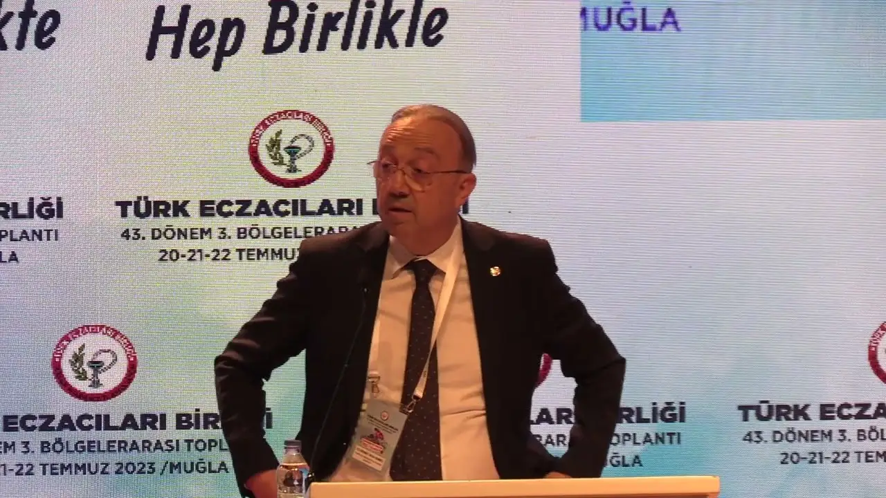 Murat Selçuk ve Uzm. Ecz. Ahmet Nezihi Pekcan